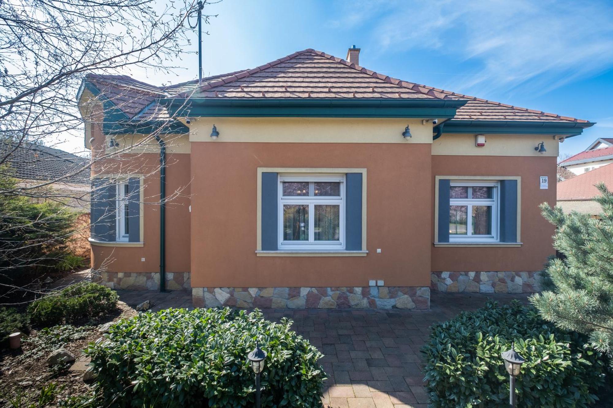 וילה Giovanni's Airport House בודפשט